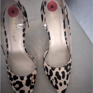 Leopard fabric pumps